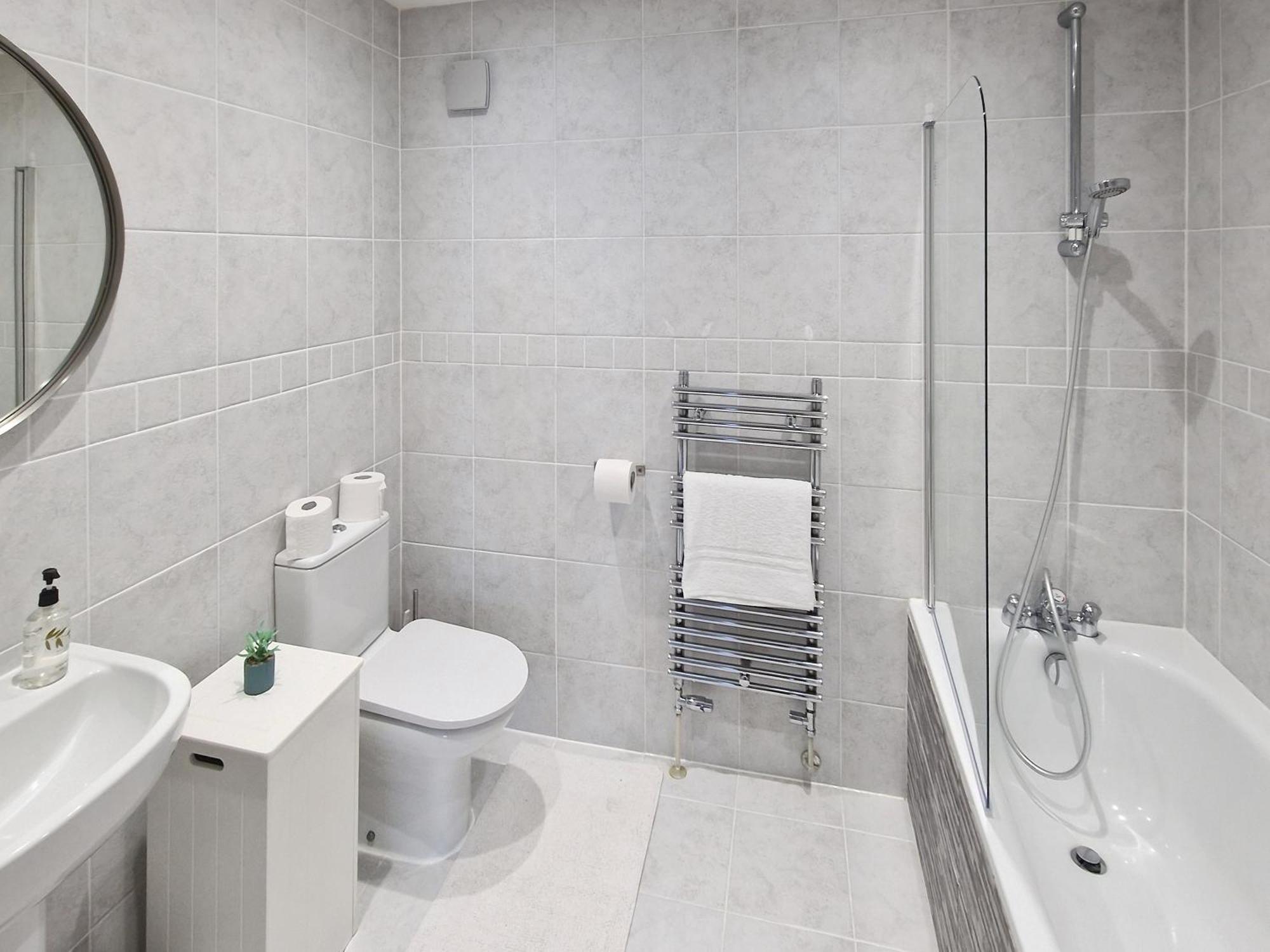 Appartamento Ao Lettings - Ferry Quays - Brentford